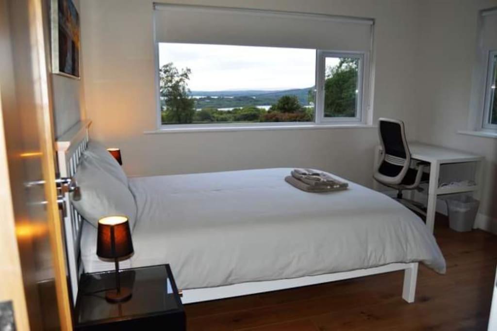 Twin Lake View - Bungalow In Pontoon Foxford Εξωτερικό φωτογραφία